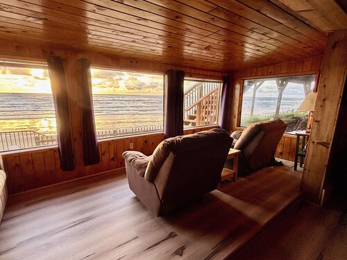 Purple Moon #3 - Beautiful Beachfront home with private access to the beach