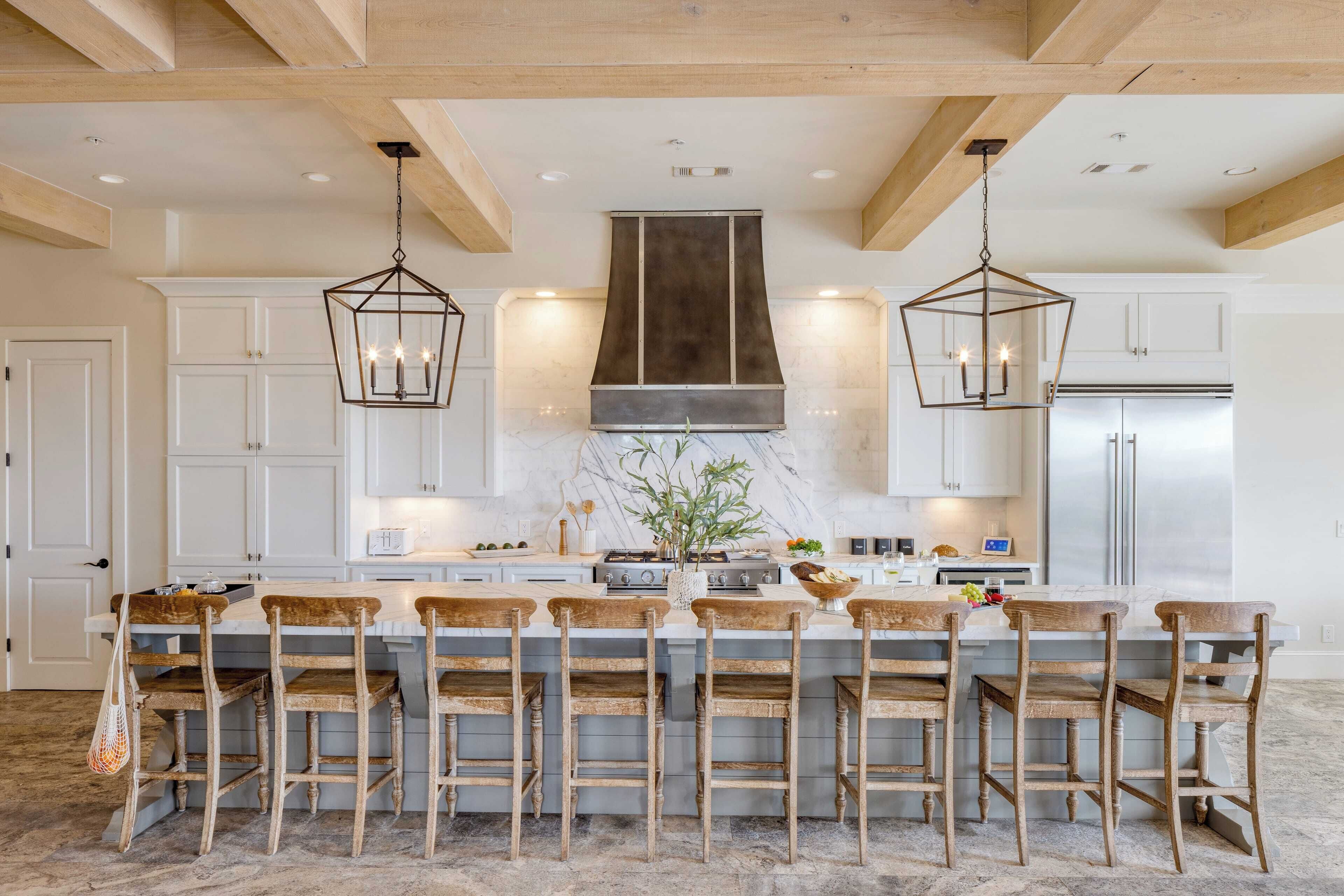 Talo (Multiple Bedrooms) | Sisätilat