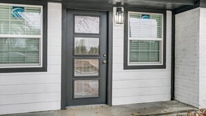 Exterior detail - Newly Updated 5-Bedroom Home in Vidor (vidor)