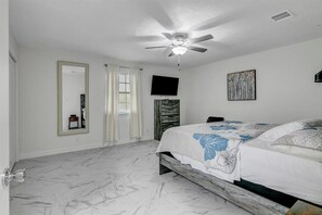 5 bedrooms, iron/ironing board, travel crib, free WiFi