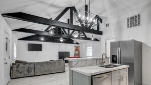 Interior - Newly Updated 5-Bedroom Home in Vidor (vidor)