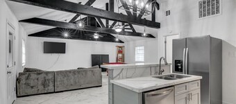 Newly Updated 5-Bedroom Home in Vidor