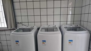 Gambar tidak terklasifikasi, 5 dari 8, tombol