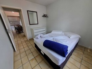 Basic Apartment | 2 bedrooms, individually decorated, free WiFi, bed sheets - Residencial Helcia Maris (Florianópolis)