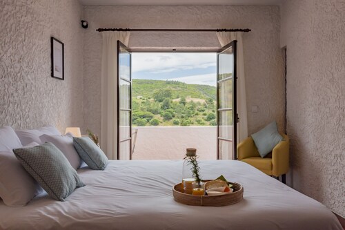 Villa Santiago, Sesimbra charming Villa Escape