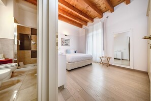 Traditional-Apartment | Daunenbettdecken, Bügeleisen/Bügelbrett, kostenloses WLAN