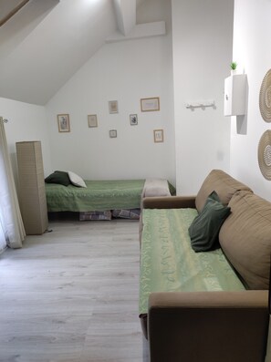Iron/ironing board, WiFi, bed sheets - L'escale CDG Airport Parc Astérix (Louvres)