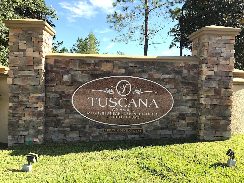 Tuscana Resort 4th Floor 3 bed / 2bath 5 STAR property! Champions
