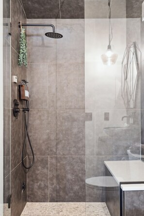 Shower, hair dryer, towels - Chief's Head Peak (Allenspark)