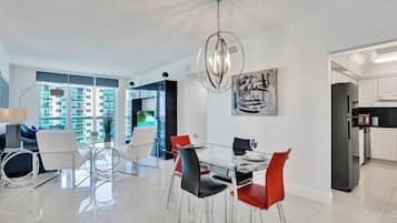 Comfort Condo | Living area