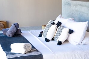 Standard Room | Hypo-allergenic bedding, blackout drapes