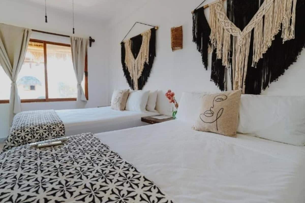 1 habitación, ropa de cama hipoalergénica y cortinas blackout