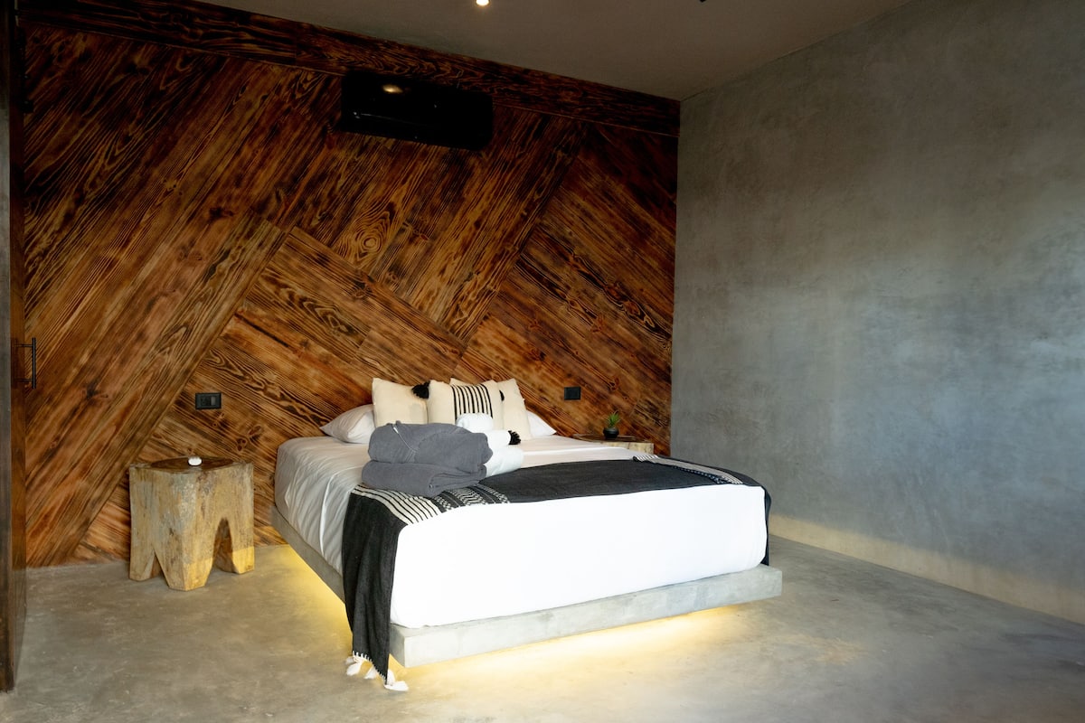 1 habitación, ropa de cama hipoalergénica y cortinas blackout