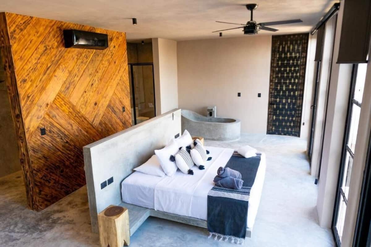 1 habitación, ropa de cama hipoalergénica y cortinas blackout