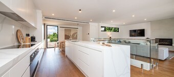 Sandringham Sunshine Escape