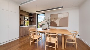Dining - Sandringham Sunshine Escape (Sandringham)