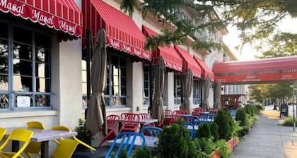 Comfy Guest Suite with a free parking spot in the heart of SheepsheadBay