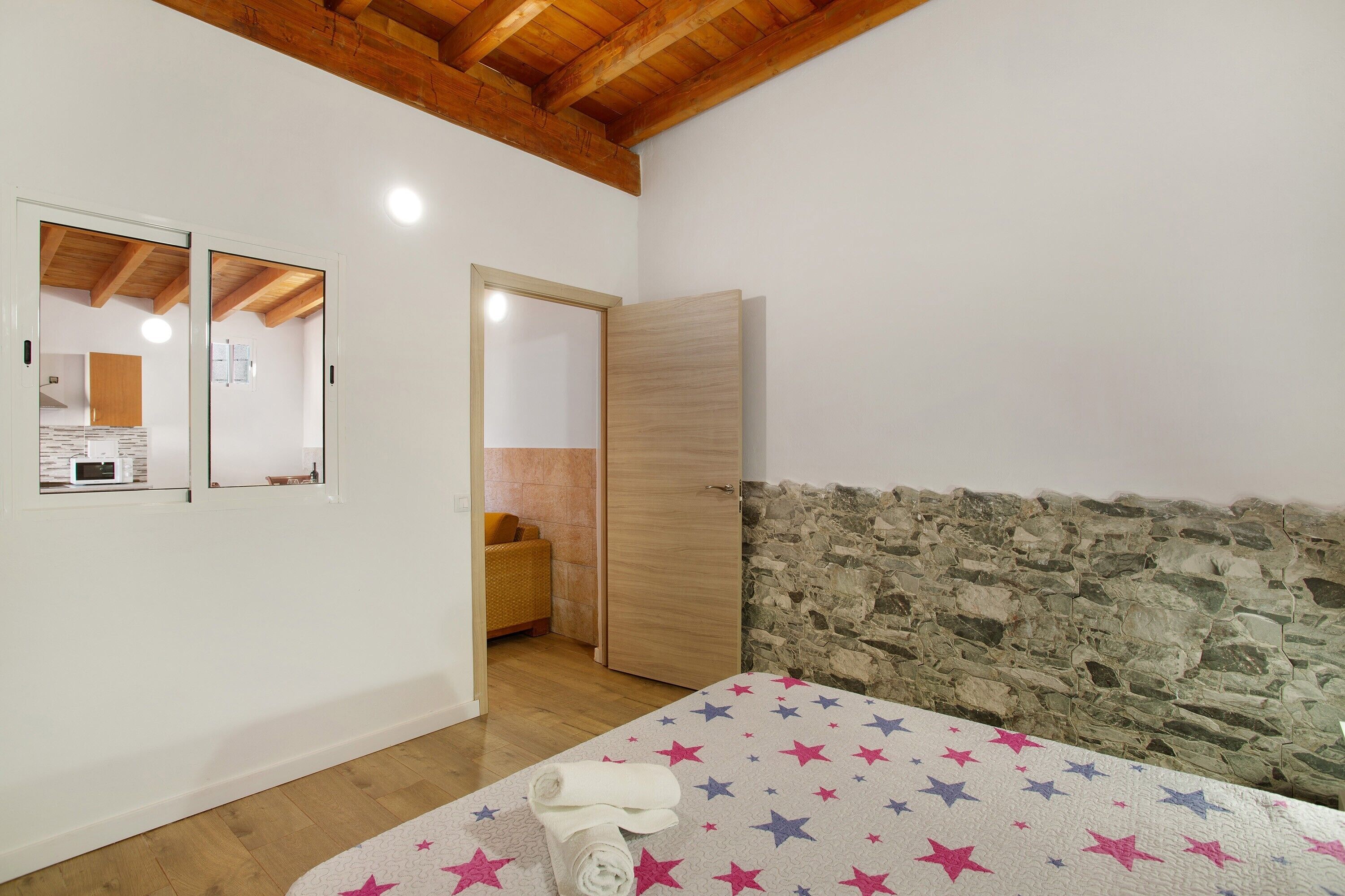 1 quarto, Wi-Fi de cortesia, roupa de cama