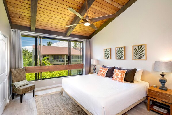 Condo, várias camas (CheCaHale: Gorgeous Top Floor Corner ) | 2 quartos