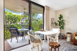 Condo, 1 King Bed with Sofa bed (Kona Makai 1-103) | Dining