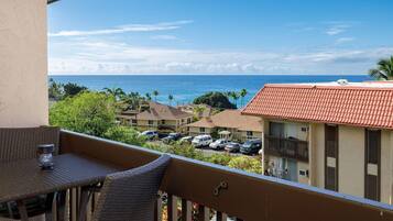 Condo, Multiple Beds (Kona Mansions 225 Top Floor 2 story O) | Property grounds