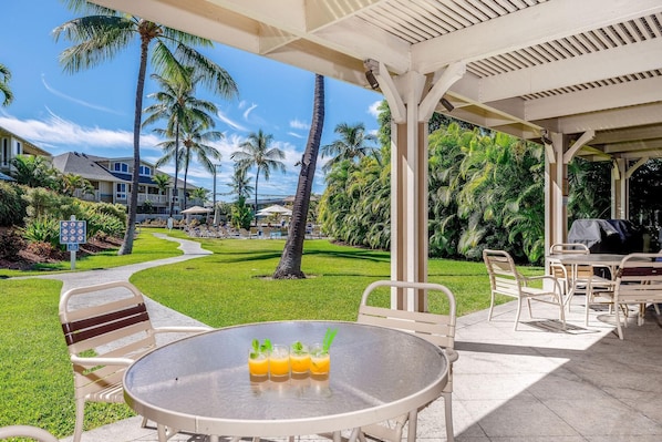 Condo, Plusieurs lits (Alii Cove U2 Beautiful Ground Floor u) | Restauration en plein air