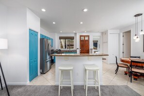 Private kitchen - Alii Cove U2 Beautiful Ground Floor Unit With AC! (Kailua-Kona)