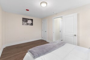 1 bedroom, desk, iron/ironing board, free WiFi