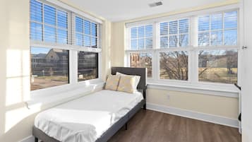 1 bedroom, desk, iron/ironing board, free WiFi