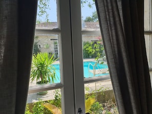 Interior - Beautiful one bedroom cottage with pool. (Duras)