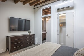 2 slaapkamers, een strijkplank/strijkijzer, gratis wifi, beddengoed