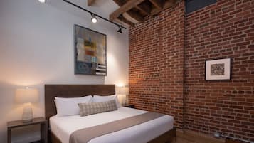 4 makuuhuonetta, silitysrauta/-lauta, ilmainen Wi-Fi, vuodevaatteet