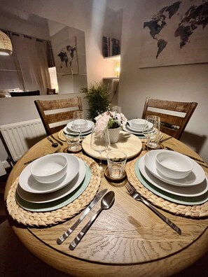 Dining - My Little Place in the City - a modernised 100-year old red brick terrace  (Belfast)