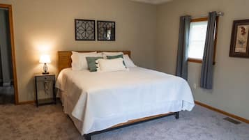 2 bedrooms, in-room safe, desk, iron/ironing board