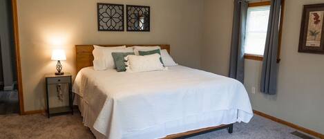 2 chambres, coffres-forts dans les chambres, bureau