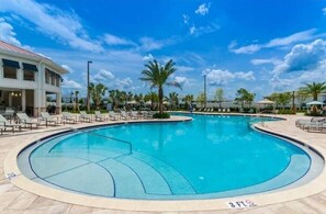 Beheizter Pool