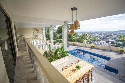 Luxury on the hill Vista Hermosa