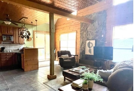 暖炉. Country Cottage