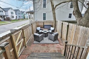 Terrace/patio - 3rd Ave Cottage - Close to Short North & Downtown (Columbus)