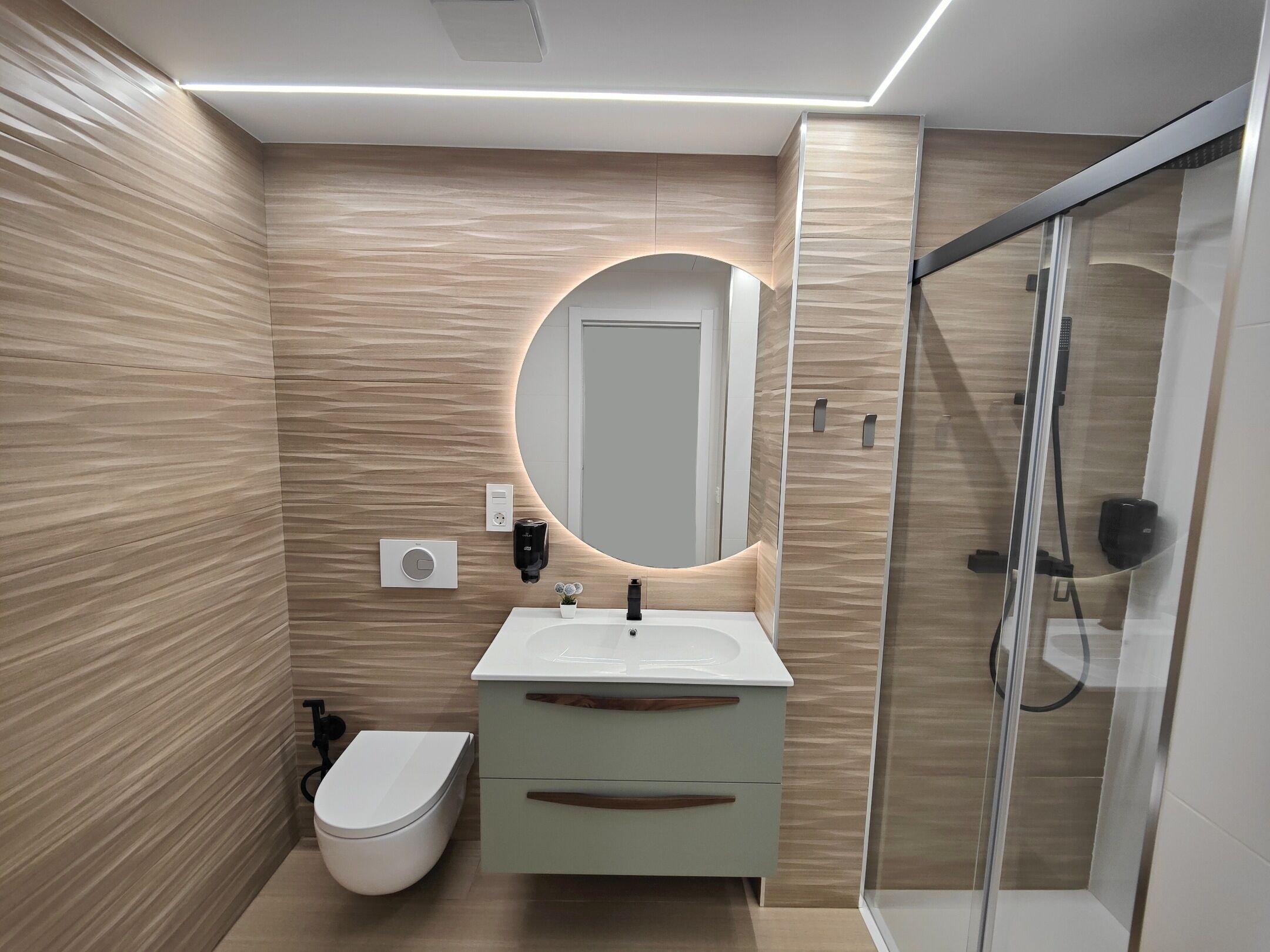 Hair dryer, bidet, towels, soap