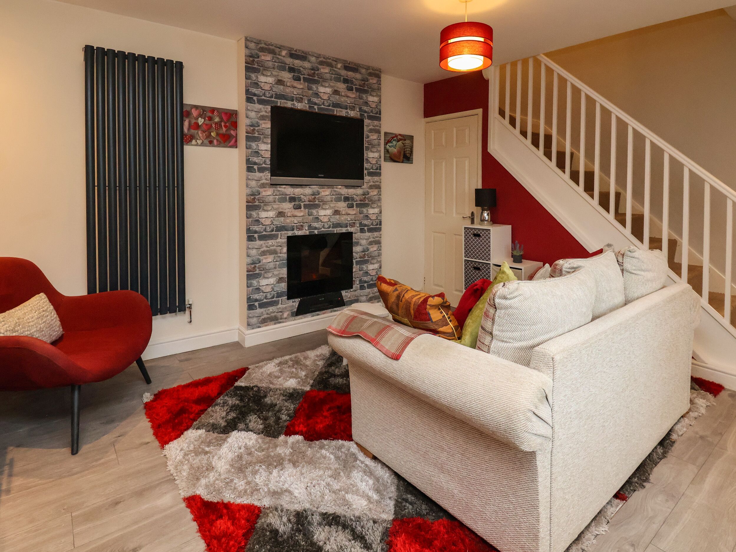 2 Stoneleigh Cottage, Pet Friendly, With A Garden In Gwersyllt - Wrexham