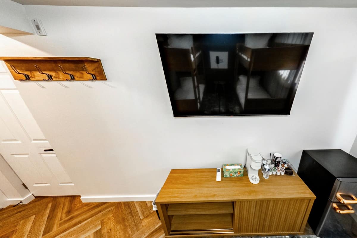 Habitación con 1 cama doble o 2 individuales | Ropa de cama de alta calidad, wifi gratis, ropa de cama