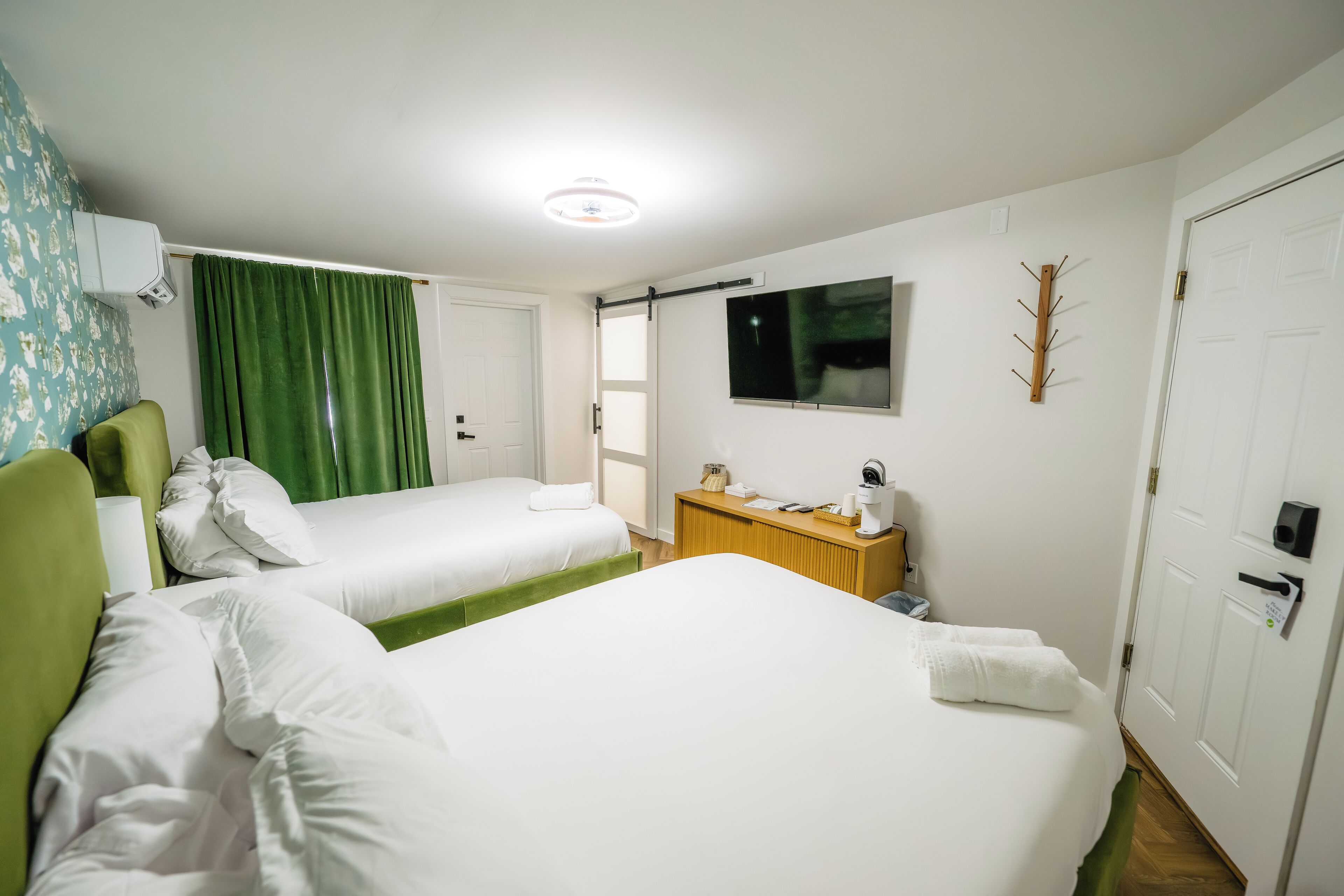 Double Room | Peralatan tempat tidur premium, Wi-fi percuma, cadar katil 