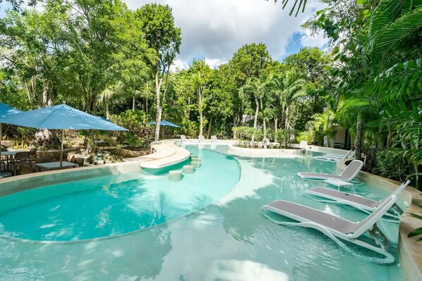 Outdoor pool - Bahia Principe (Akumal)