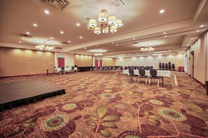 Meeting facility - Amenida Residences (Calgary)