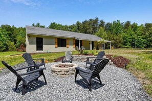 Terrace/patio - The Carriage House at King's Crossing (Fredericksburg)