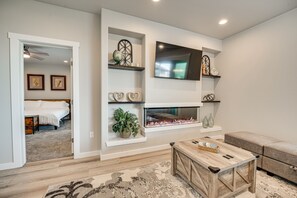 TV, fireplace, foosball, table tennis
