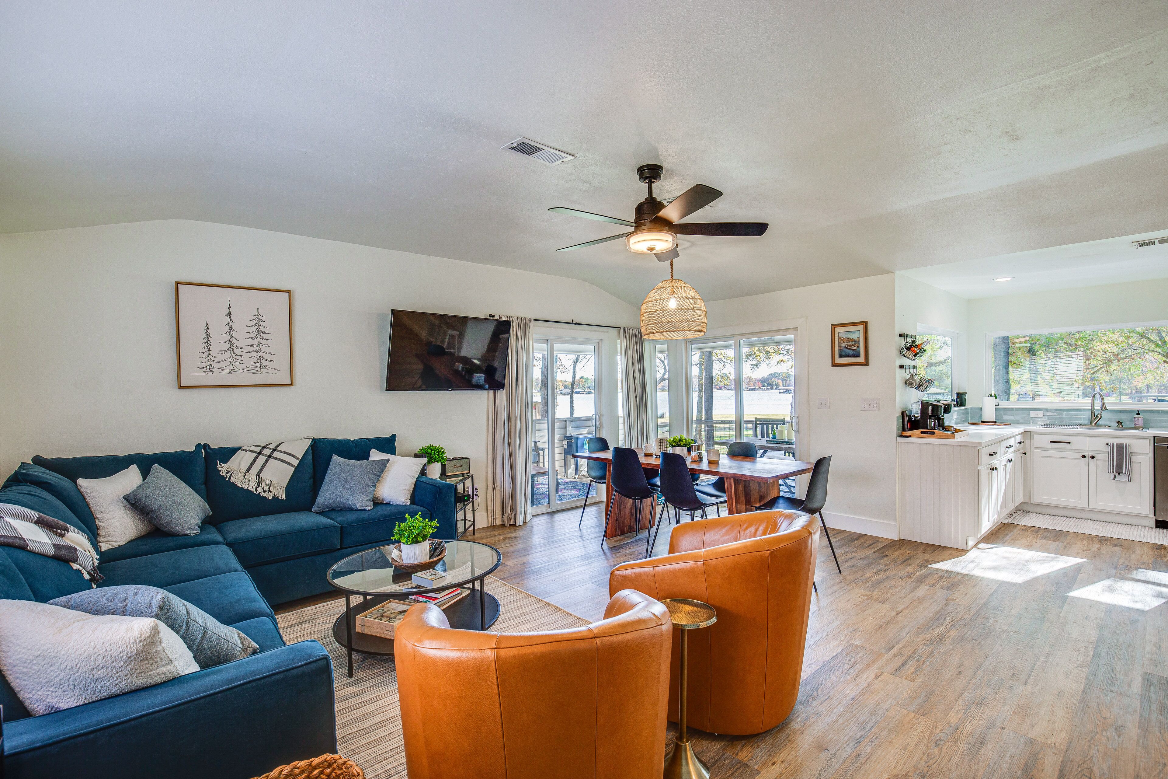 Charming Retreat w/ Dock on Cedar Creek Reservoir