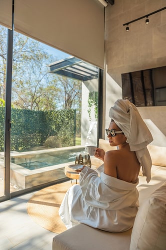 Epic Tamarindo Boutique Hotel