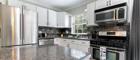 Frigorífic, microones, forn i placa de cuina